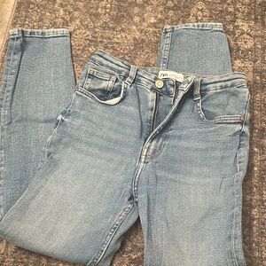 Zara Women's Light Blue Skinny Jeans